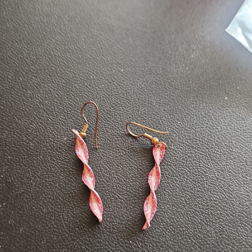 Elegant Costume Style Vintage Glittery Peppermint Twisted Earrings